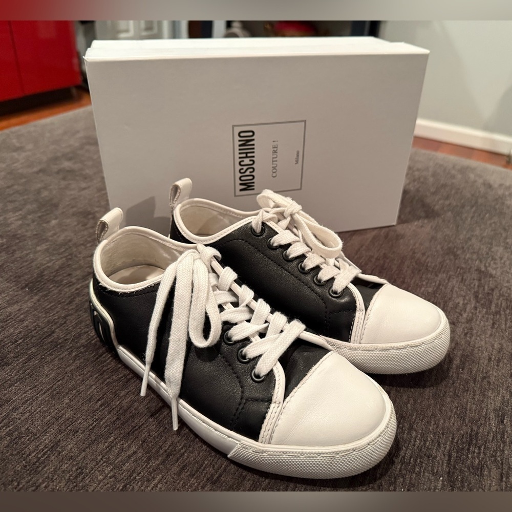 Moschino Black & White low top designer leather Sneakers - Size 6
